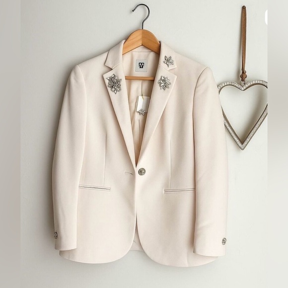Anne Klein Jackets & Blazers - Anne Klein Women's Blazer Sz-4 Single-breasted, one-button style, featuring